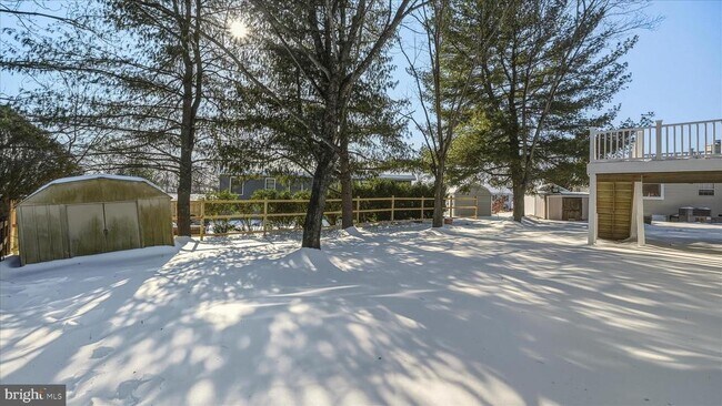 Building Photo - 110 Elaine Dr