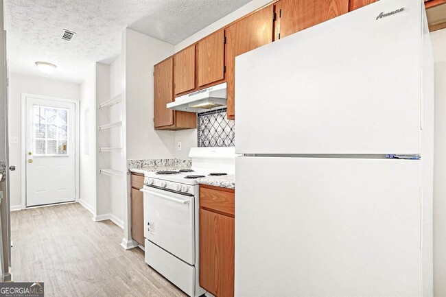 Building Photo - 9211 Fairway Ct