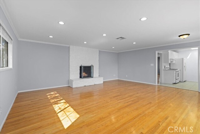 Building Photo - 2228 Warfield Ave