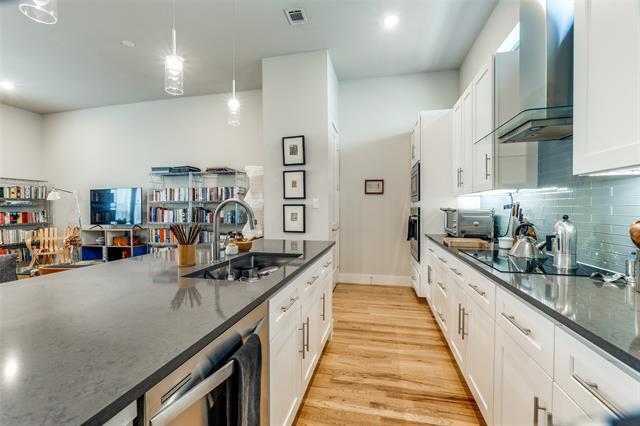 Building Photo - 5608 Lindell Ave