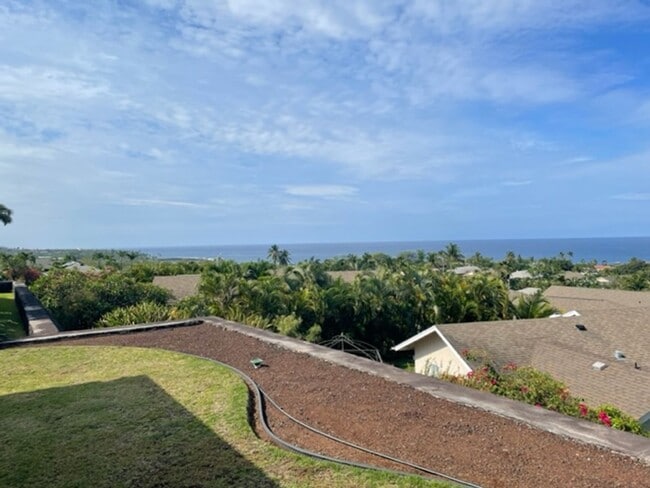 Building Photo - $4,000 / Beautiful 3 bedrm/2 bath home wit...