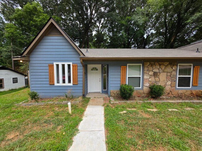 Primary Photo - 452 Booth Cir SW
