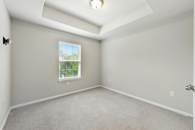 Building Photo - 7202 Redding Dr