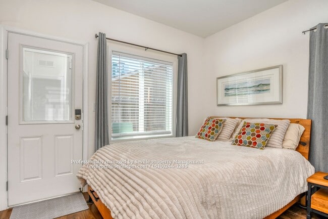 Building Photo - NEWER 2 BR/1 BA detached 1-story unit available soon@