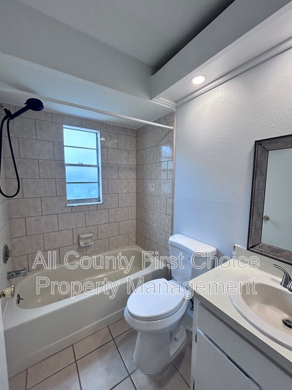 Building Photo - 12733 Gorda Cir E