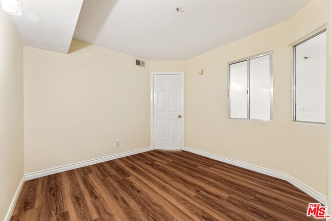 Building Photo - 4755 Templeton St
