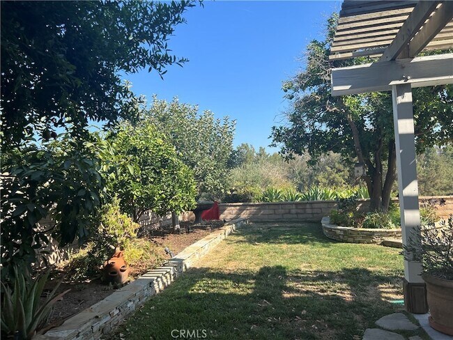 Building Photo - 24822 Via San Fernando