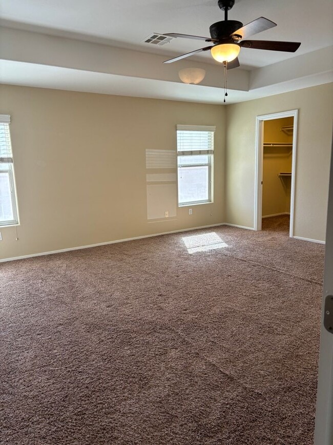 Building Photo - Southwest 5 bd 3 full bath with 2 car gara...