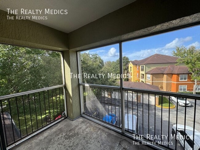 Building Photo - 700 Crest Pines Dr