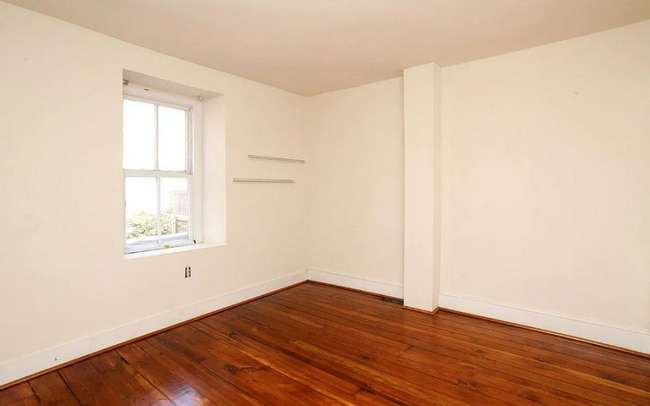 Building Photo - 4713 Umbria St