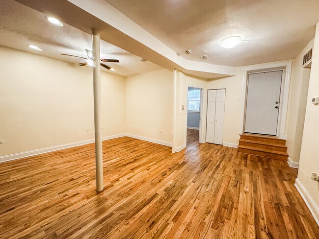 Building Photo - 4816 N Avers Ave