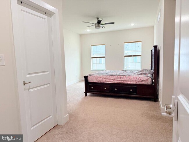 Building Photo - 161 Livingston Ln