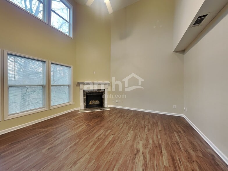 Building Photo - 2551 Fieldview Way