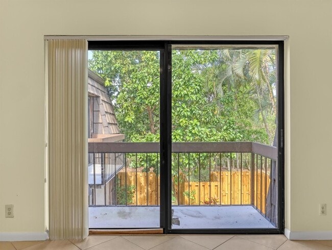 Building Photo - 4095 Palm Bay Cir