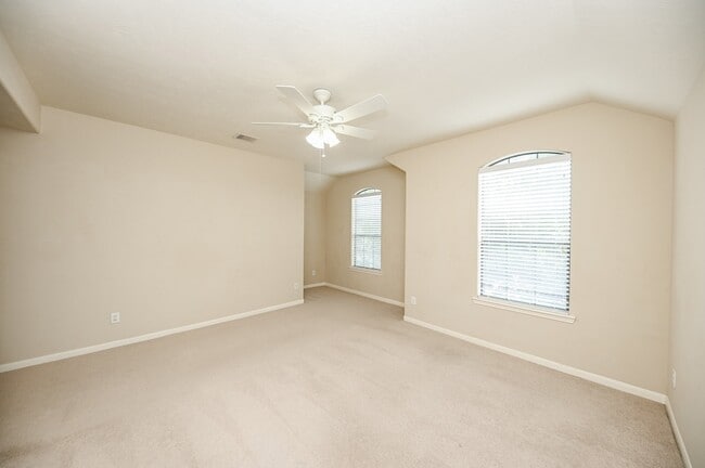 Building Photo - 602 Coggins Point Way