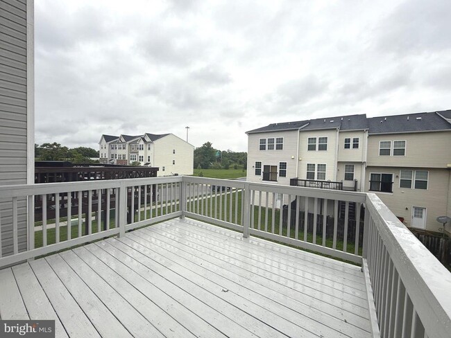 Building Photo - 15 Wayside Ct