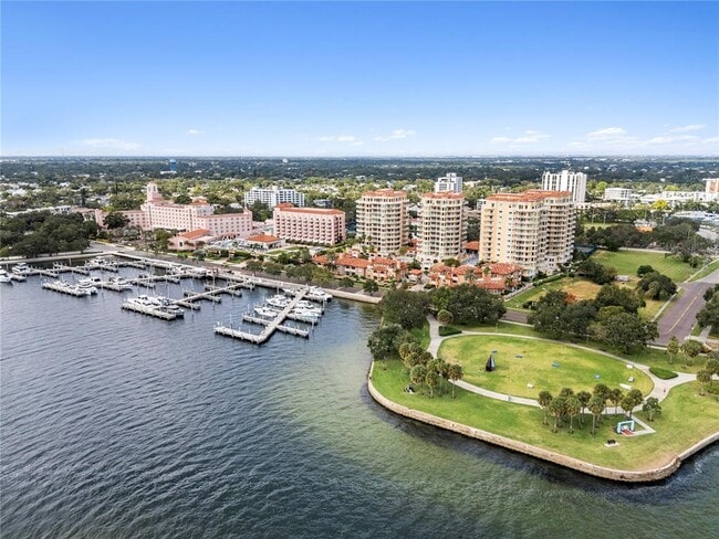 Building Photo - 515 5th Ave NE