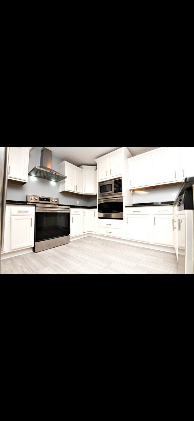 Building Photo - 3111 Braddock Dr