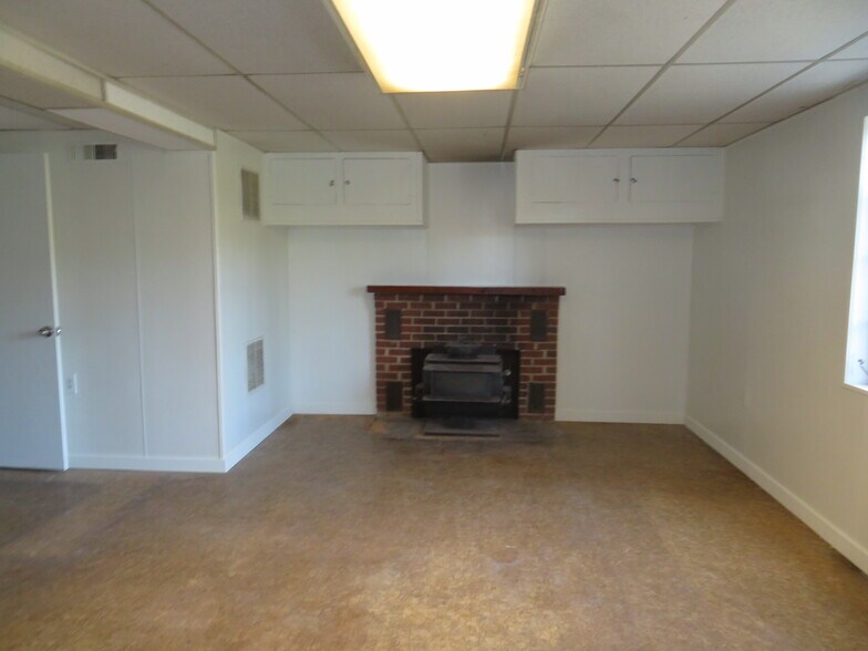 Building Photo - 26 Lakeside Dr