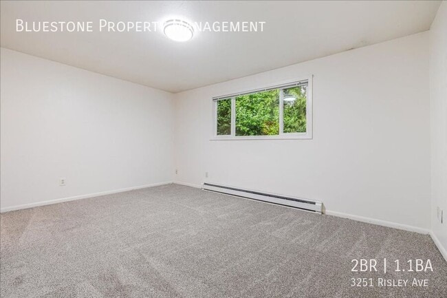 Building Photo - 3251 SE Risley Ave