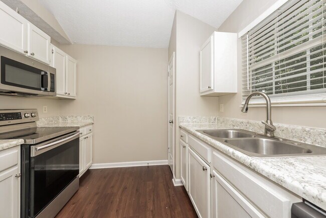 Building Photo - 4008 Calumet Dr