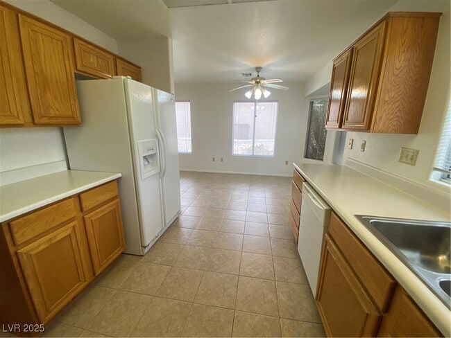Building Photo - 9612 Buckhorn Dr