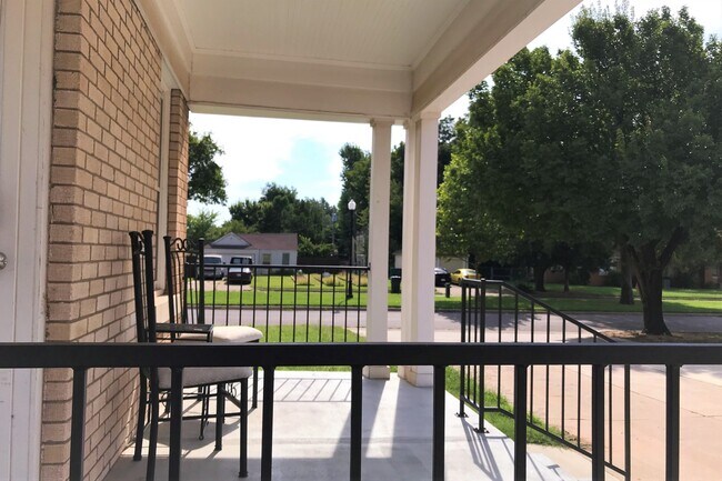 Building Photo - AMAZING 5 BED, 2 BATH MILLERS ADDITION NW OKC