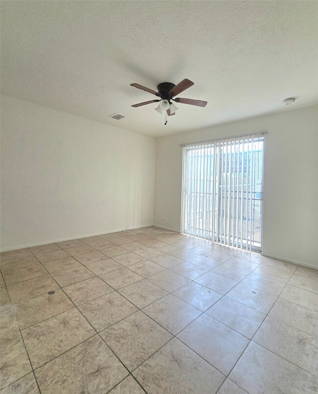 Building Photo - 7063 Chasewood Dr