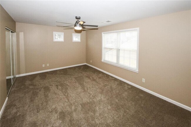 Building Photo - 170 Windcroft Ln NW