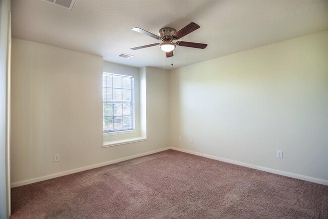 Building Photo - 8123 Barnes Ridge Ln