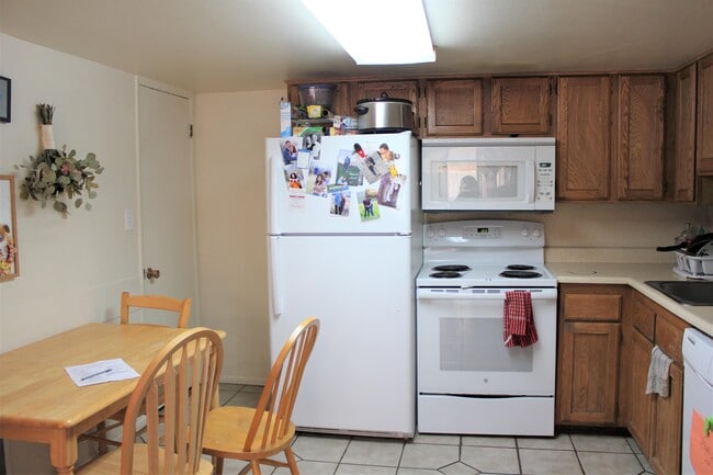 Building Photo - 1080 E 450 N