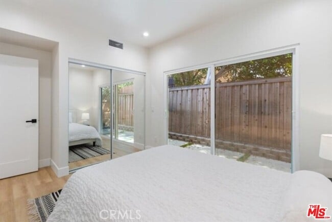 Building Photo - 22450 Dolorosa St