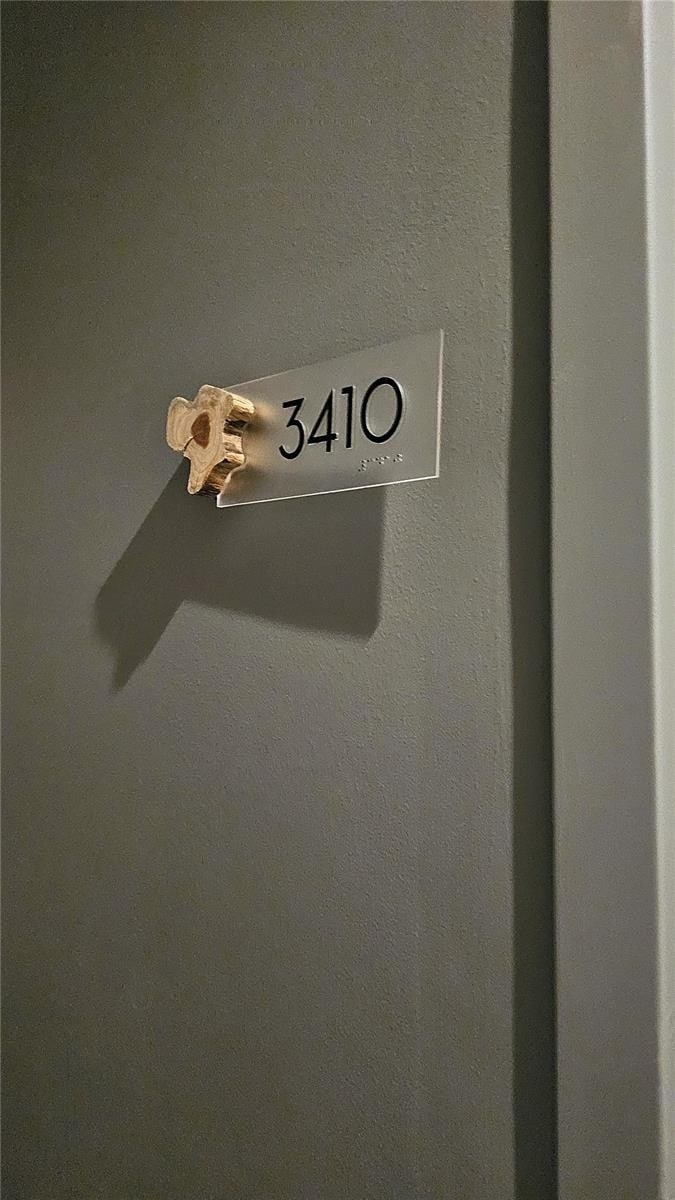 Building Photo - 1010 Brickell Ave