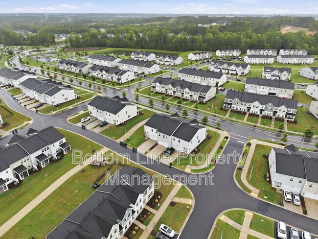 Building Photo - 2312 Kasota Ln