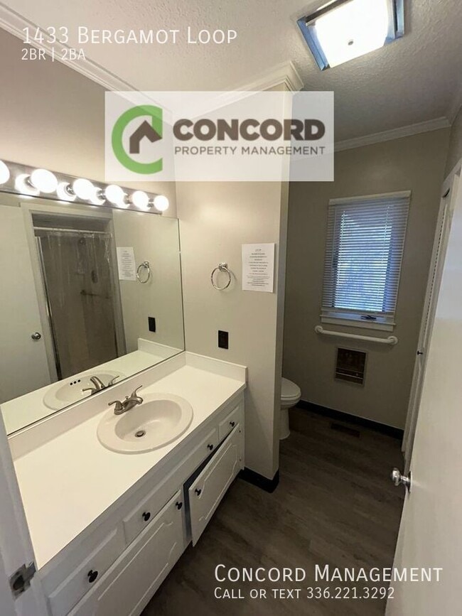 Building Photo - 1433 Bergamot Loop