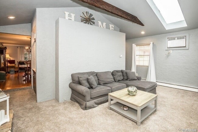 Building Photo - 2 Elm Pl