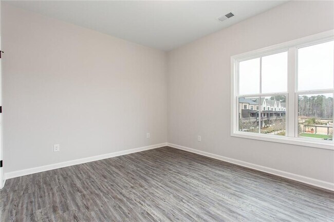 Building Photo - 6680 Cortland Walk