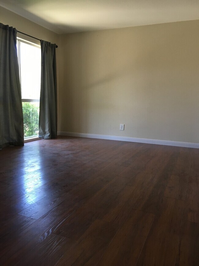 Building Photo - FANTASTIC Ocean Views!!