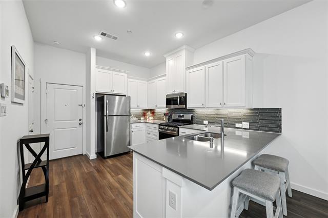 Building Photo - 6489 Iron Horse Blvd