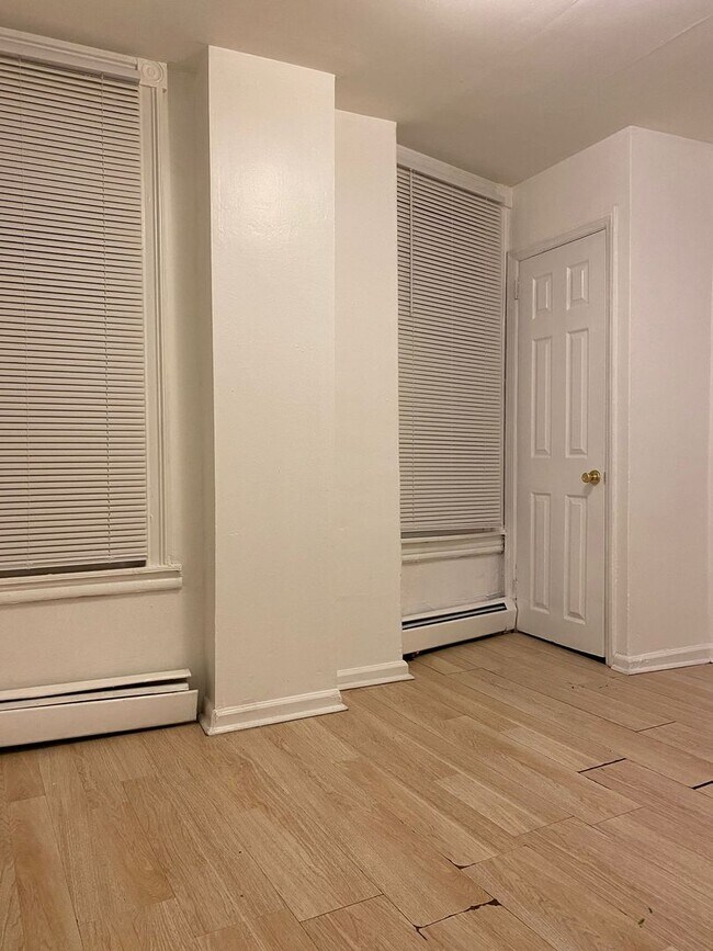 Building Photo - 6033 Elmwood Ave