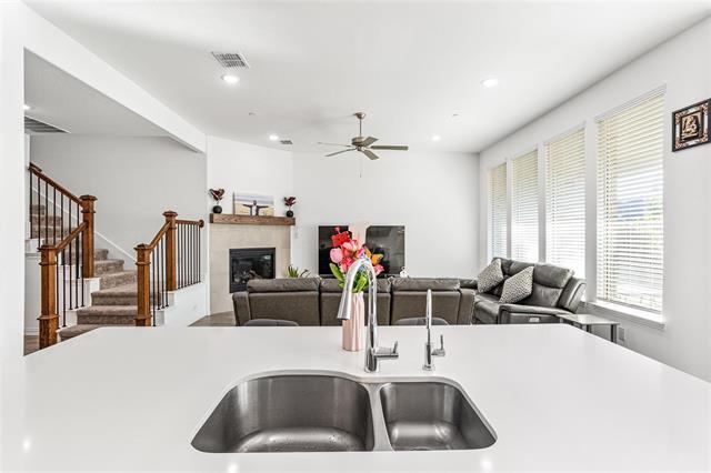 Building Photo - 2096 Creekbluff Cir