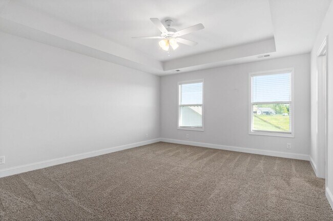 Building Photo - Pet Friendly Three Bedroom!