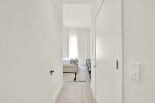 Building Photo - 4010 S Ocean Dr