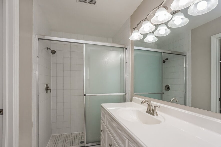 Building Photo - 5910 Erhardt Dr
