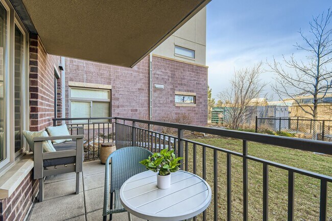 Building Photo - Modern 1 BDR in Peloton - Ground Floor - Full Accessible