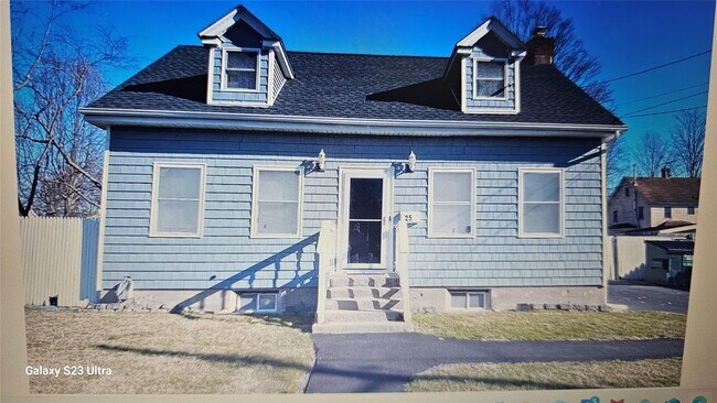 Building Photo - 25 2nd St