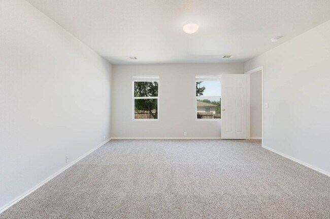 Building Photo - Rare 5 Bedroom Home Available for Immediate Move In w/downstairs Master Bedroom