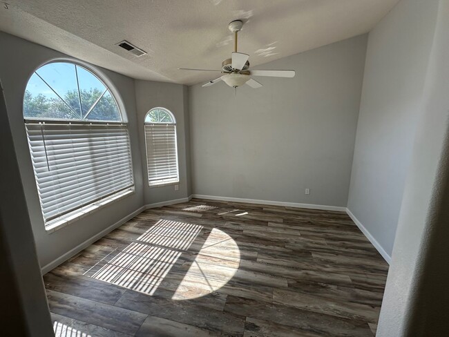 Building Photo - Spacious Home For Rent
