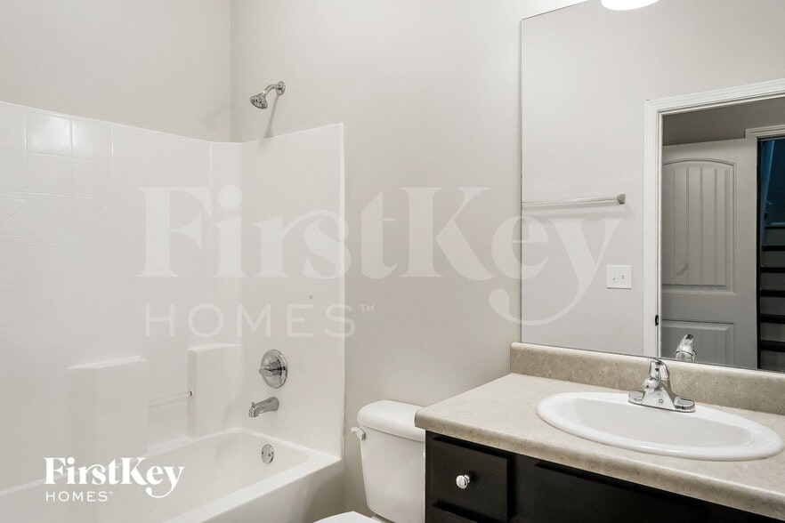 Building Photo - 3104 Rosewalk Dr