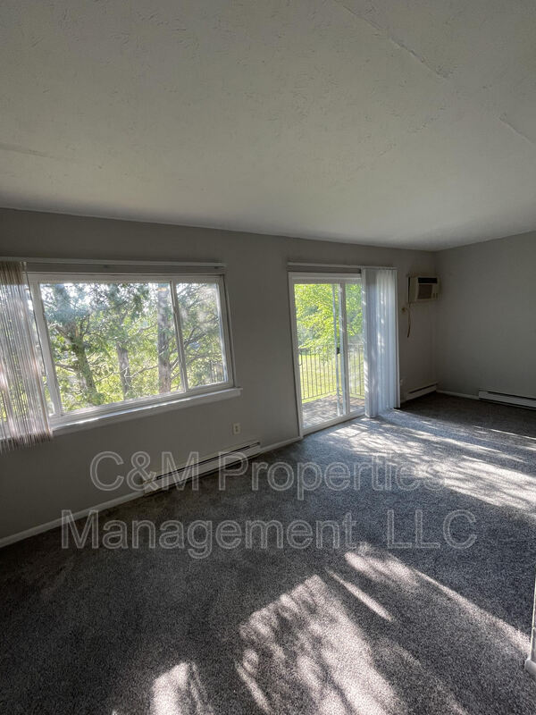 Building Photo - 1140 King Louis Ct